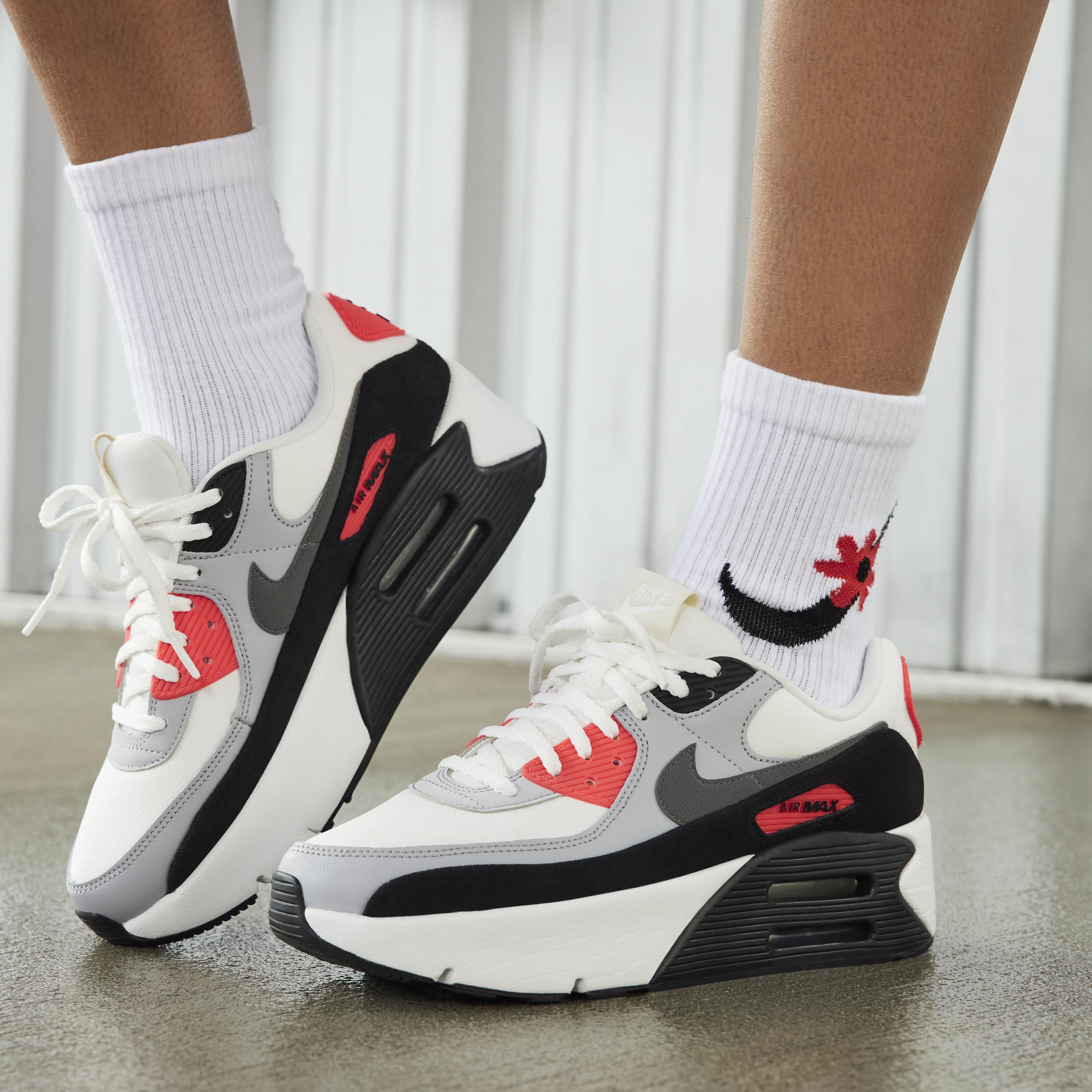 Nike Womens Nike Air Max 90 LV8 - Womens Shoes Product Image
