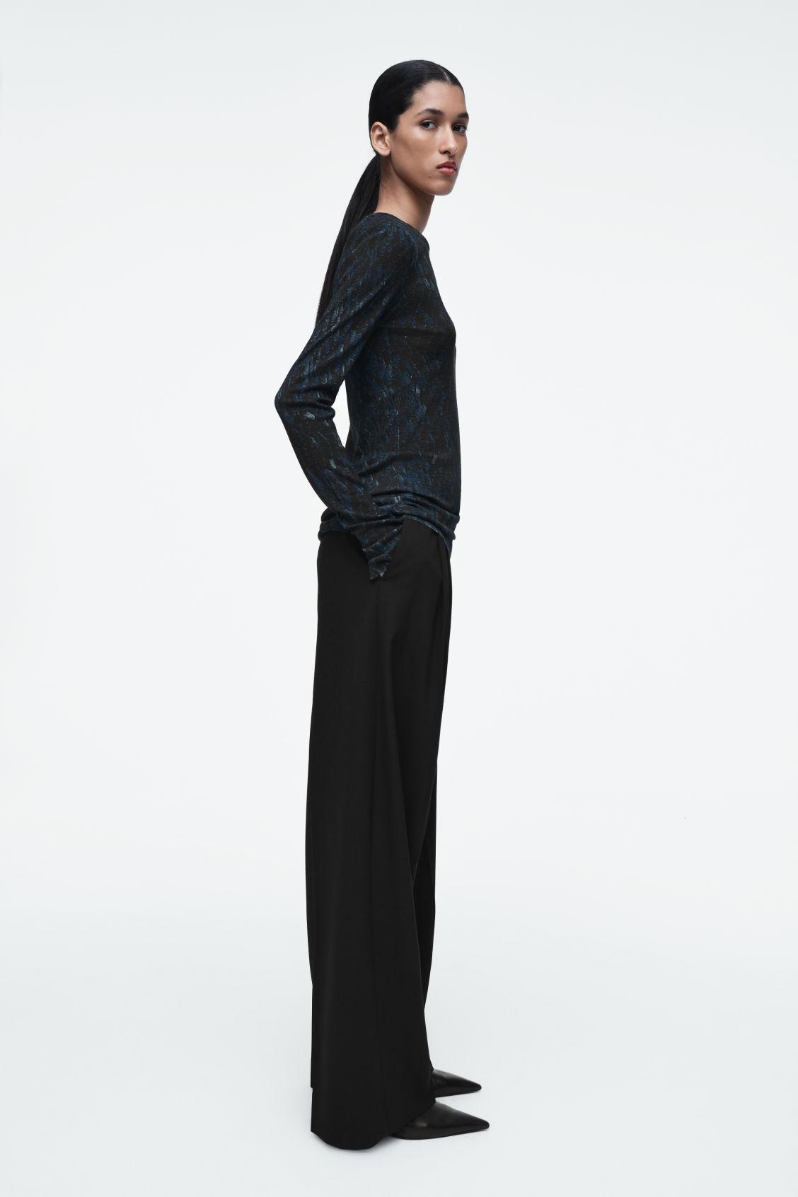 CREW-NECK MERINO WOOL TOP Product Image
