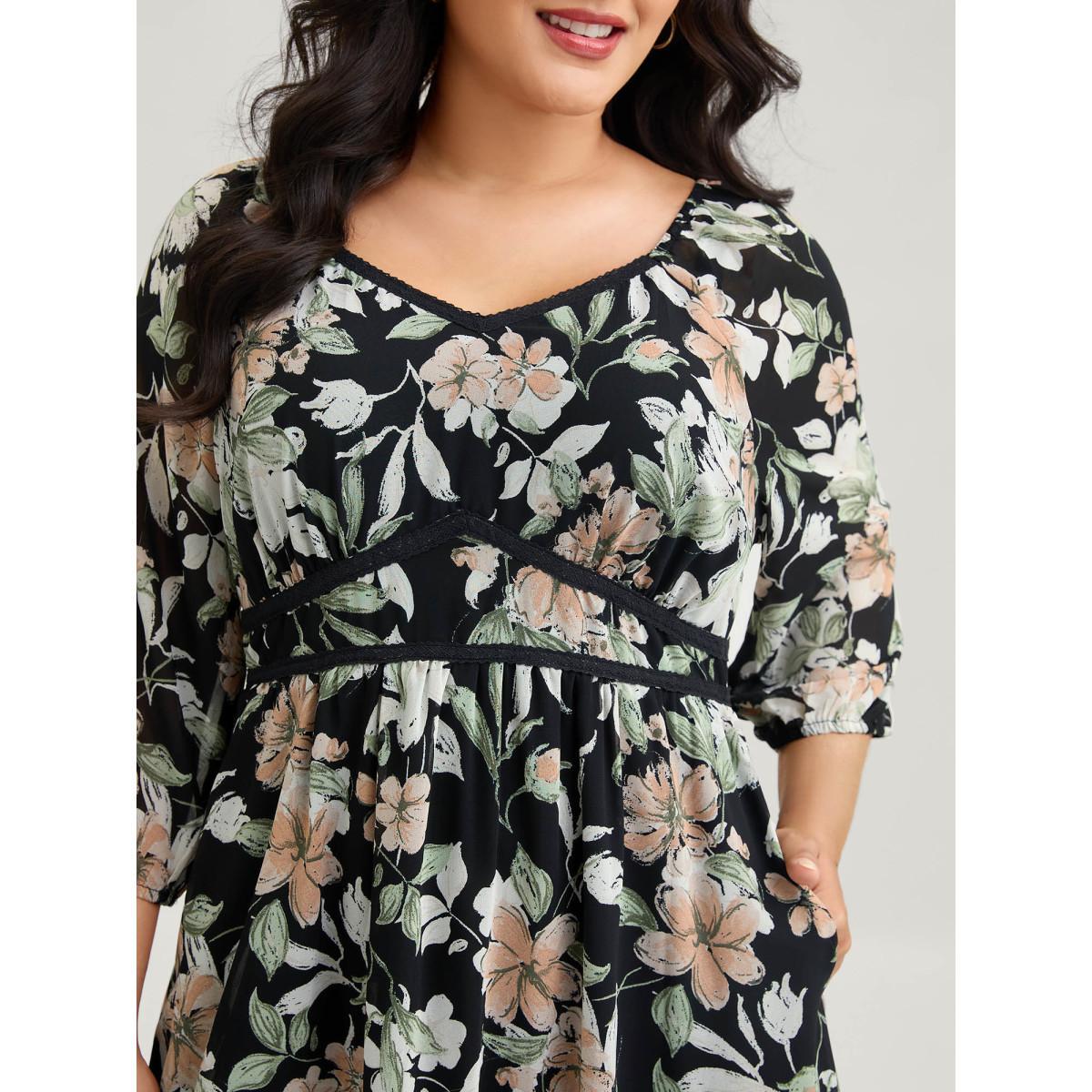 Plus Size Floral Heart Neckline Woven Ribbon Gathered Dress Black Women Elegant Woven ribbon&lace trim Heart neckline Elbow-length sleeve Curvy BloomChic 30/6X Product Image