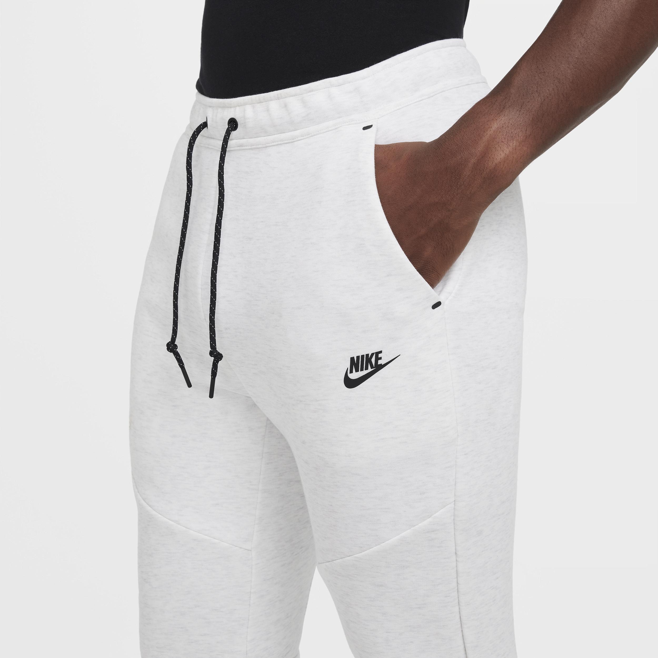 Nike Men's Tech Fleece Jogger Pants Product Image