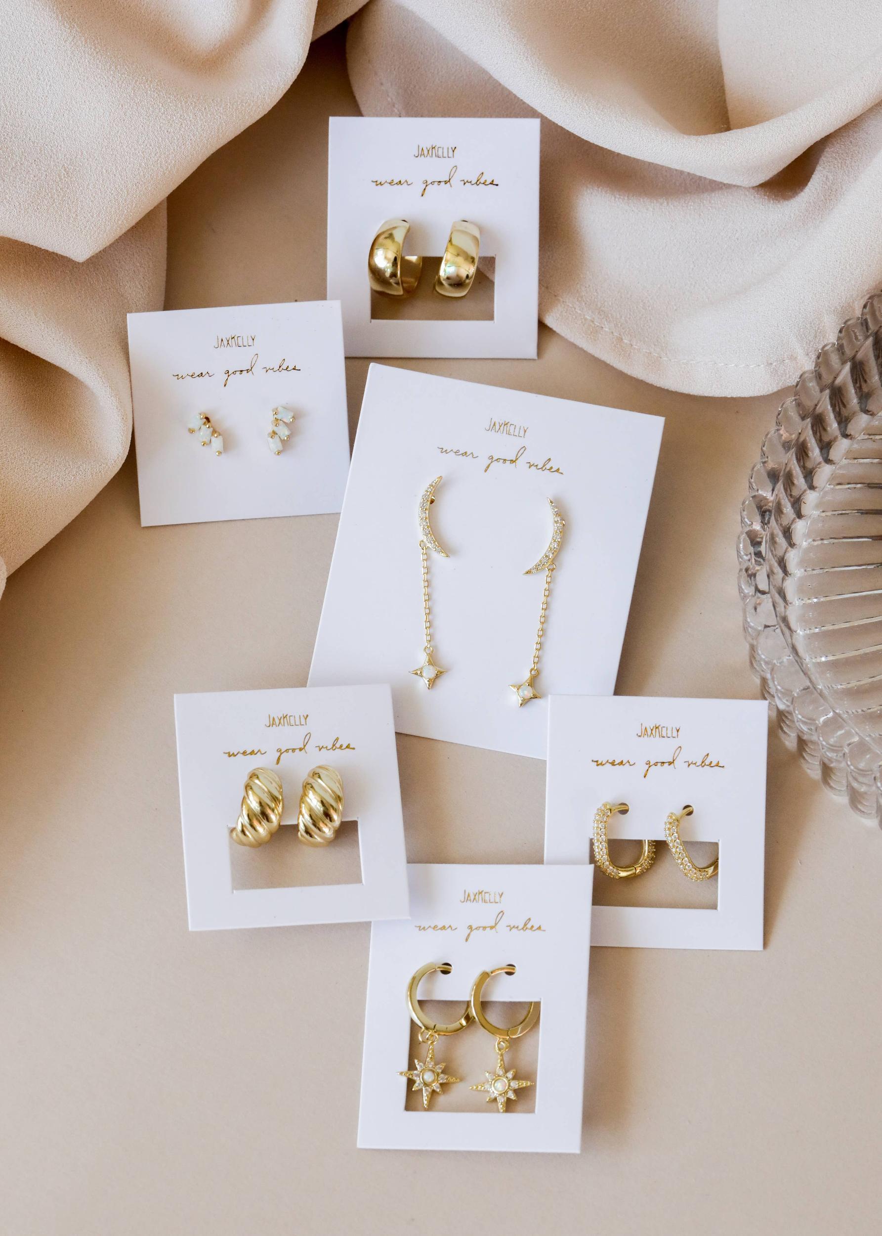 Swirl Golden Hoop Earring Product Image