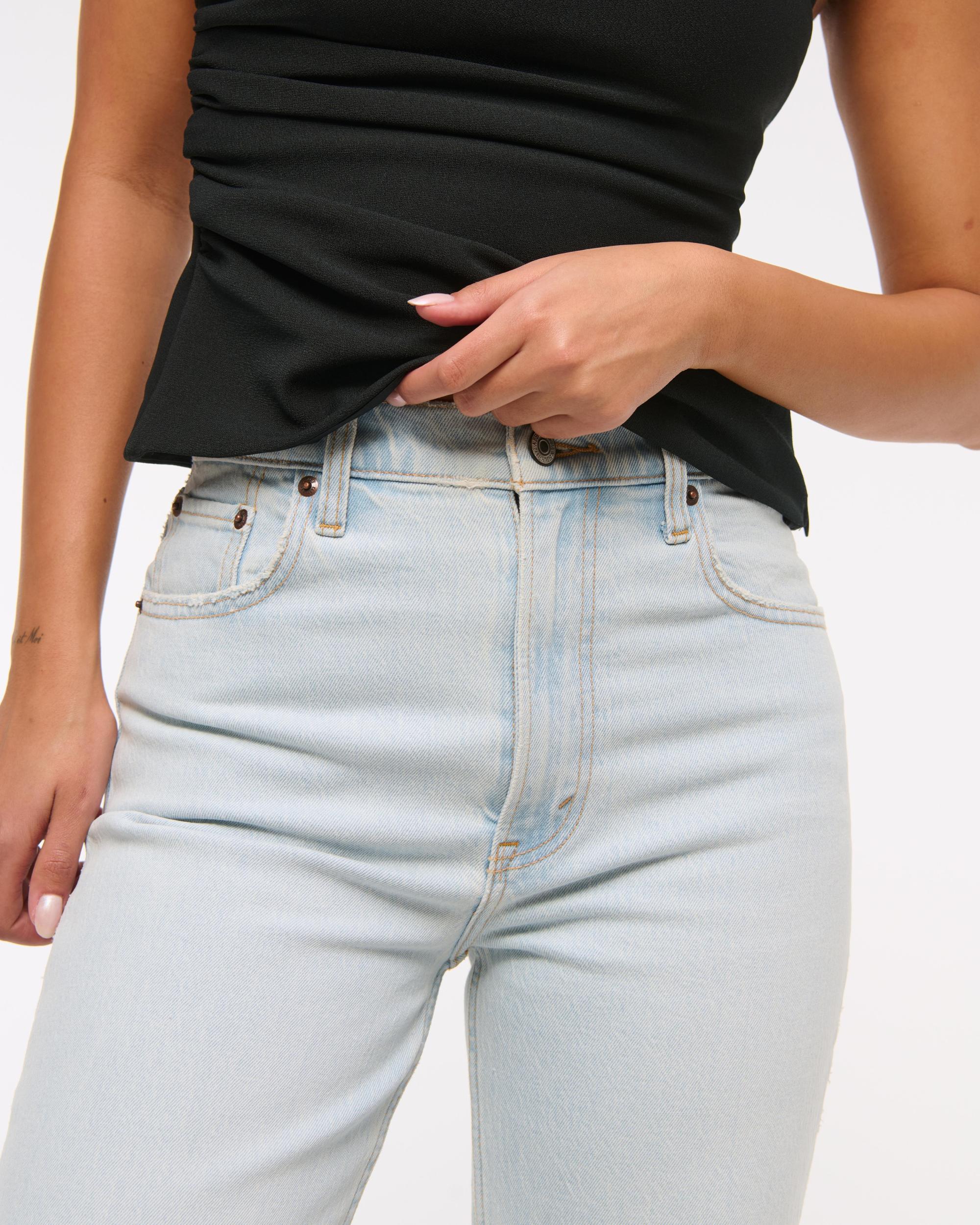Ultra High Rise 90s Straight Jean Product Image