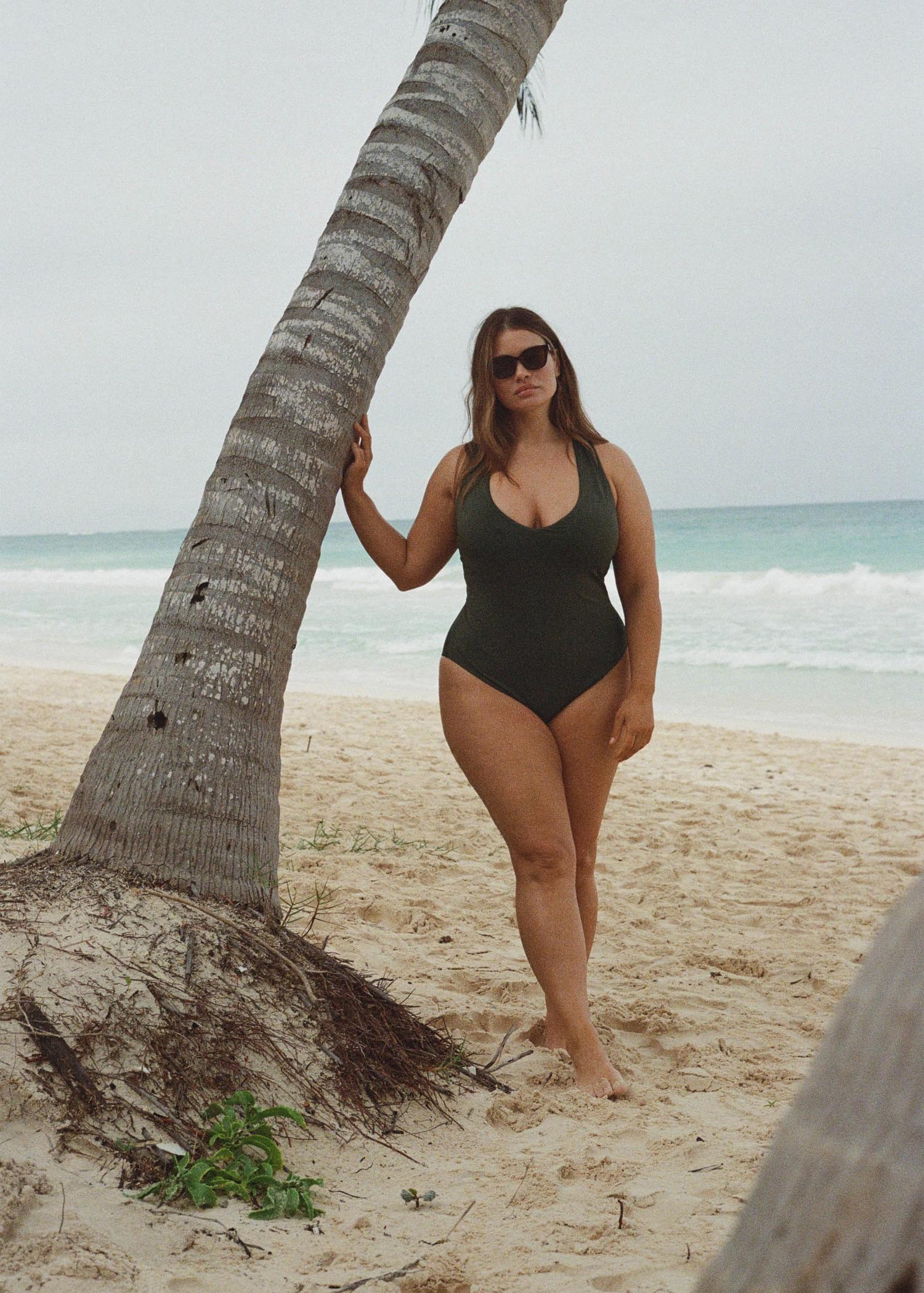 Crossover back swimsuit - Women | MANGO USA Product Image