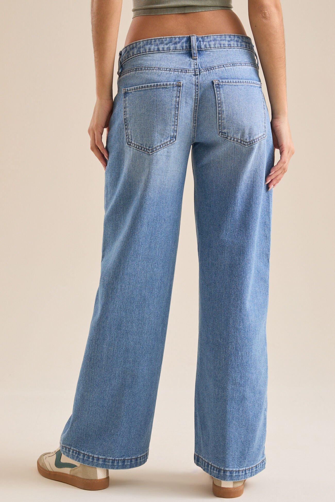 Ari Straight Leg Jeans Product Image