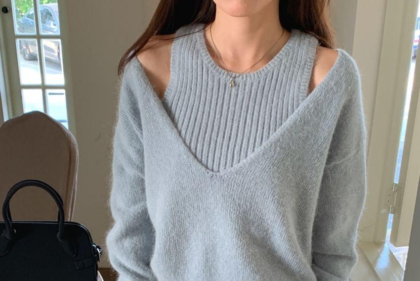Set: Round Neck Plain Ribbed Knit Tank Top + V-Neck Sweater Product Image