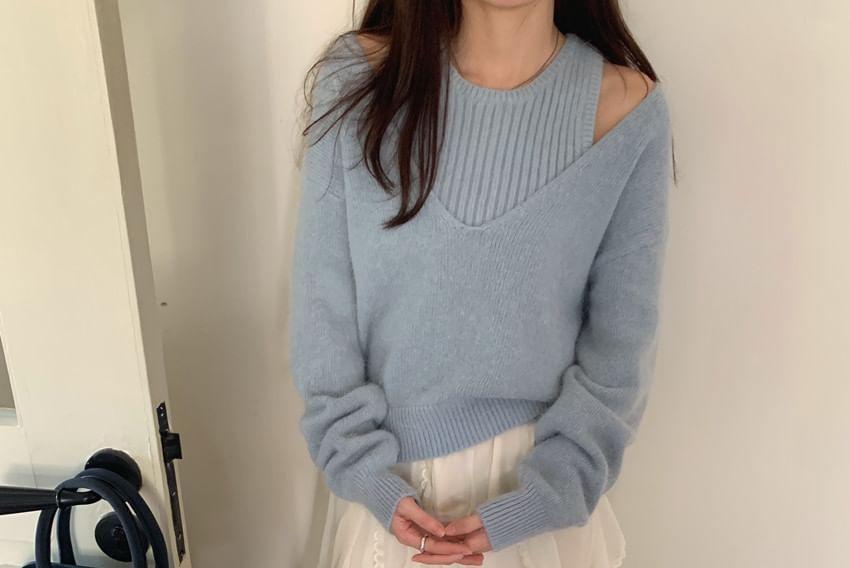 Set: Round Neck Plain Ribbed Knit Tank Top + V-Neck Sweater Product Image