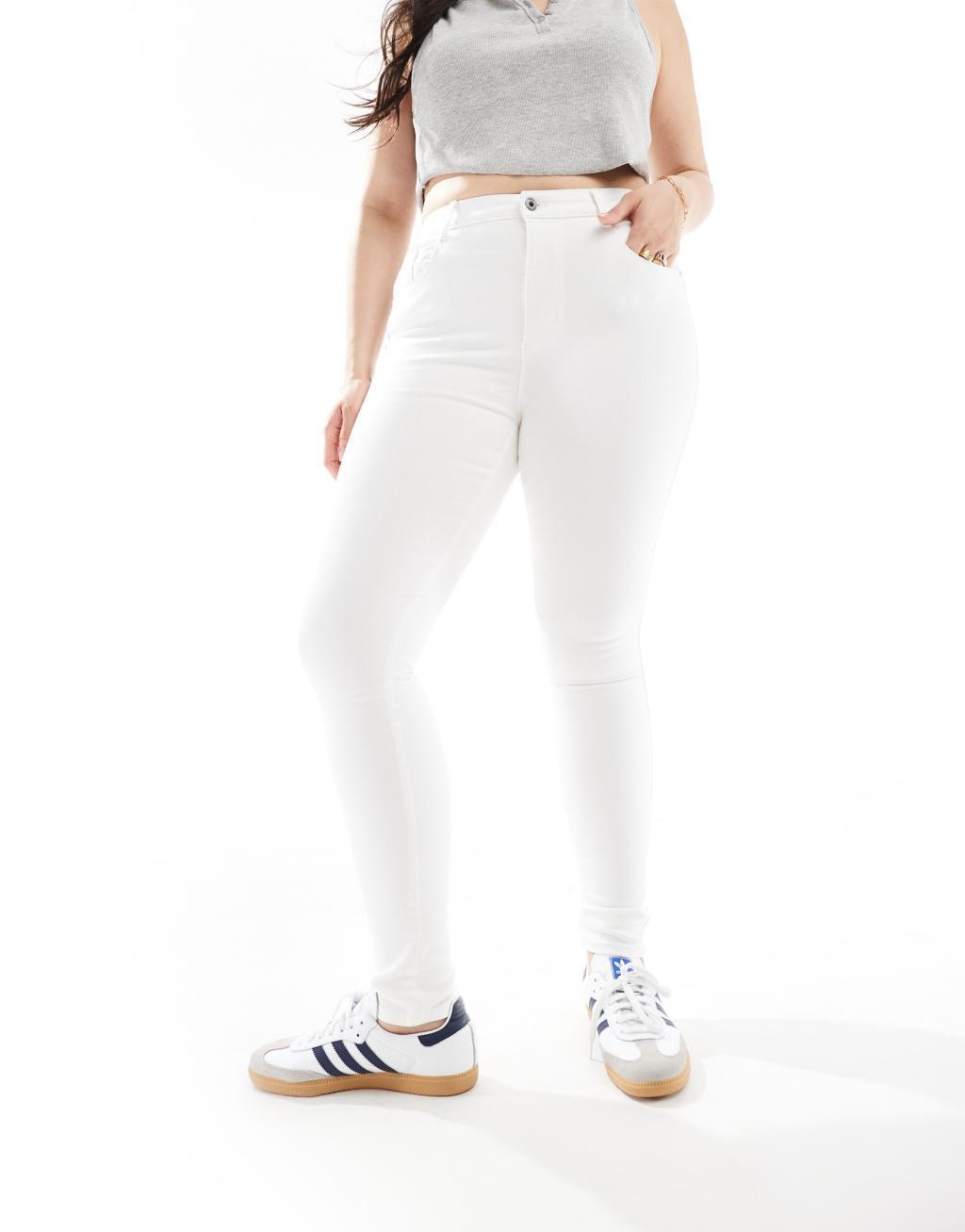 Only Curve Augusta skinny jeans in white  Product Image