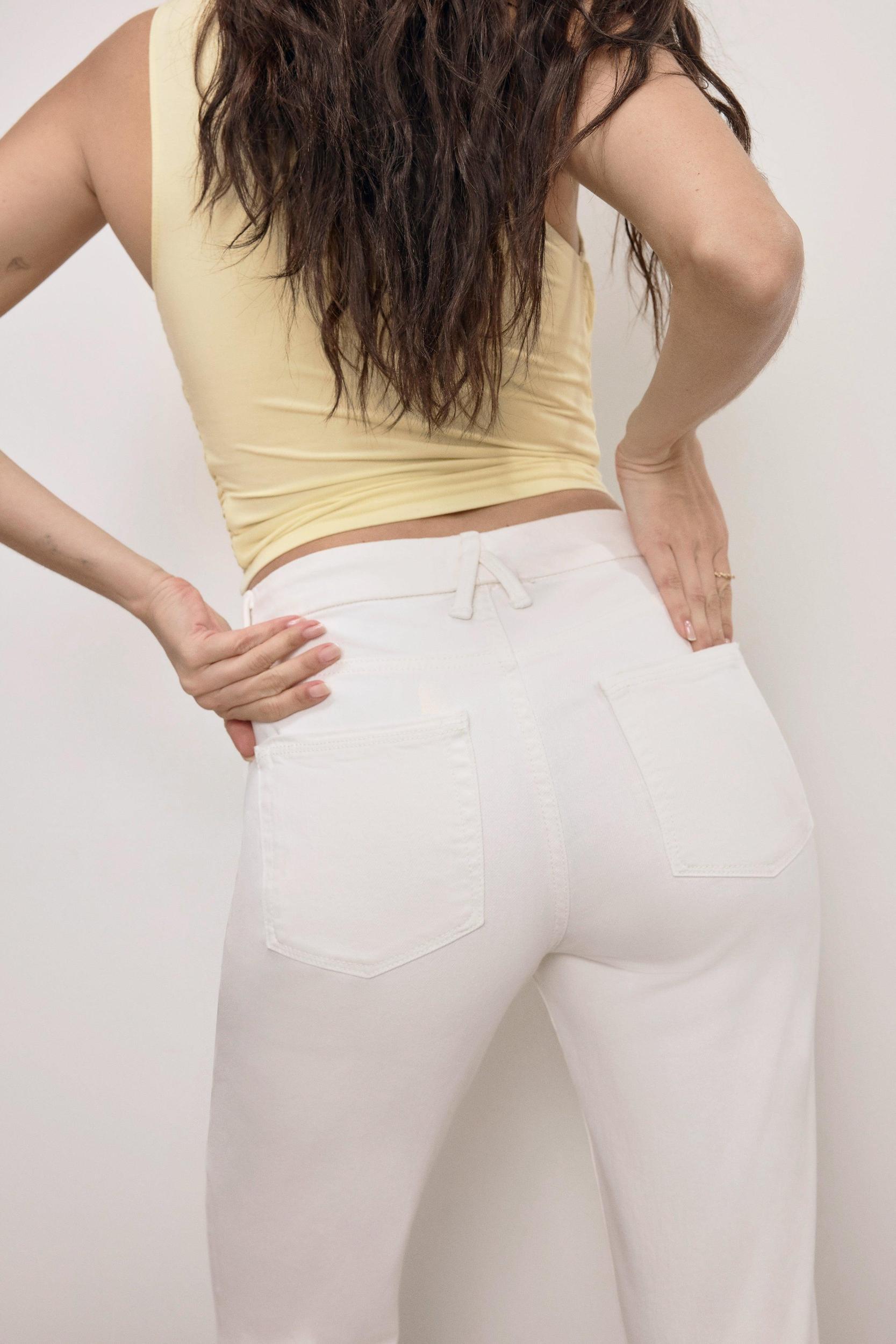 GOOD CLASSIC LIGHT COMPRESSION BOOTCUT JEANS | CLOUD WHITE Product Image