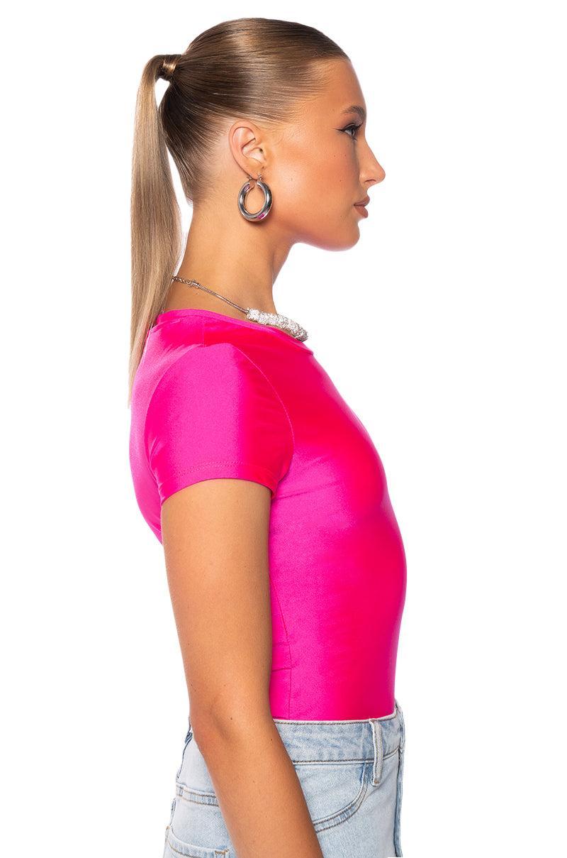 PAXTON DISCO SHORT SLEEVE TSHIRT IN FUCHSIA Product Image