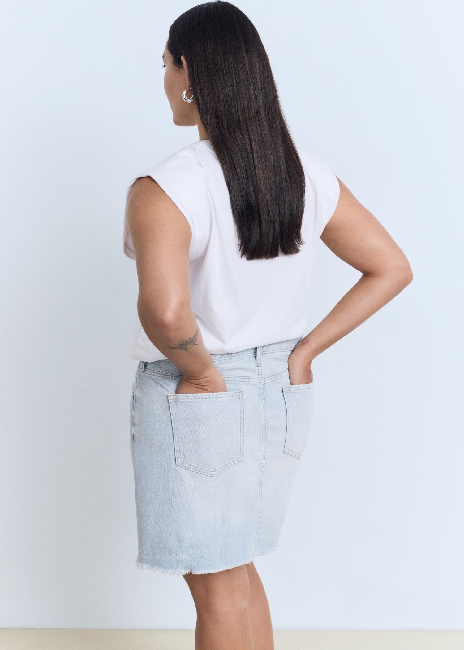 Denim skirt with frayed hem - Women | MANGO USA Product Image