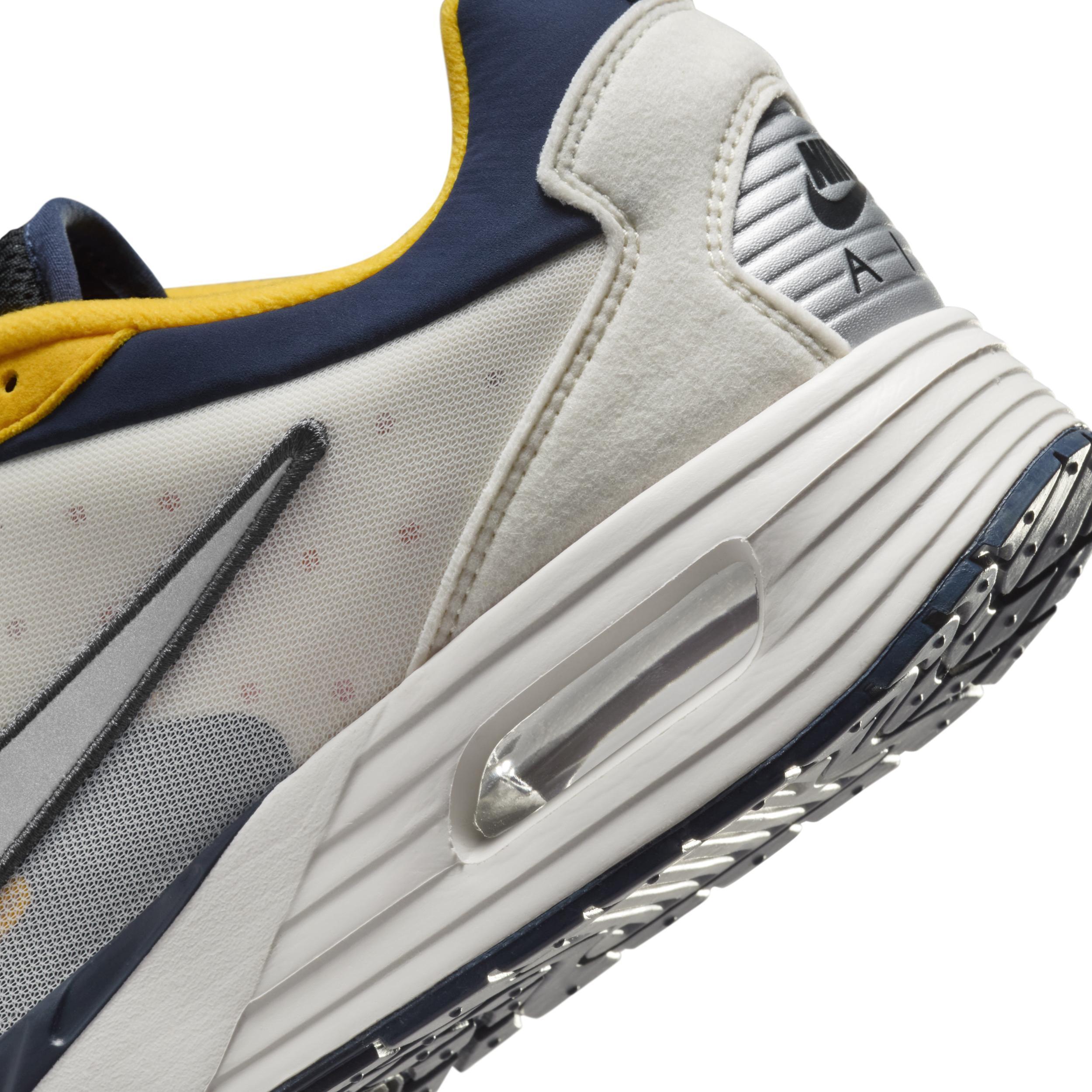 Michigan Nike Air Max Solo Men's Shoes Product Image