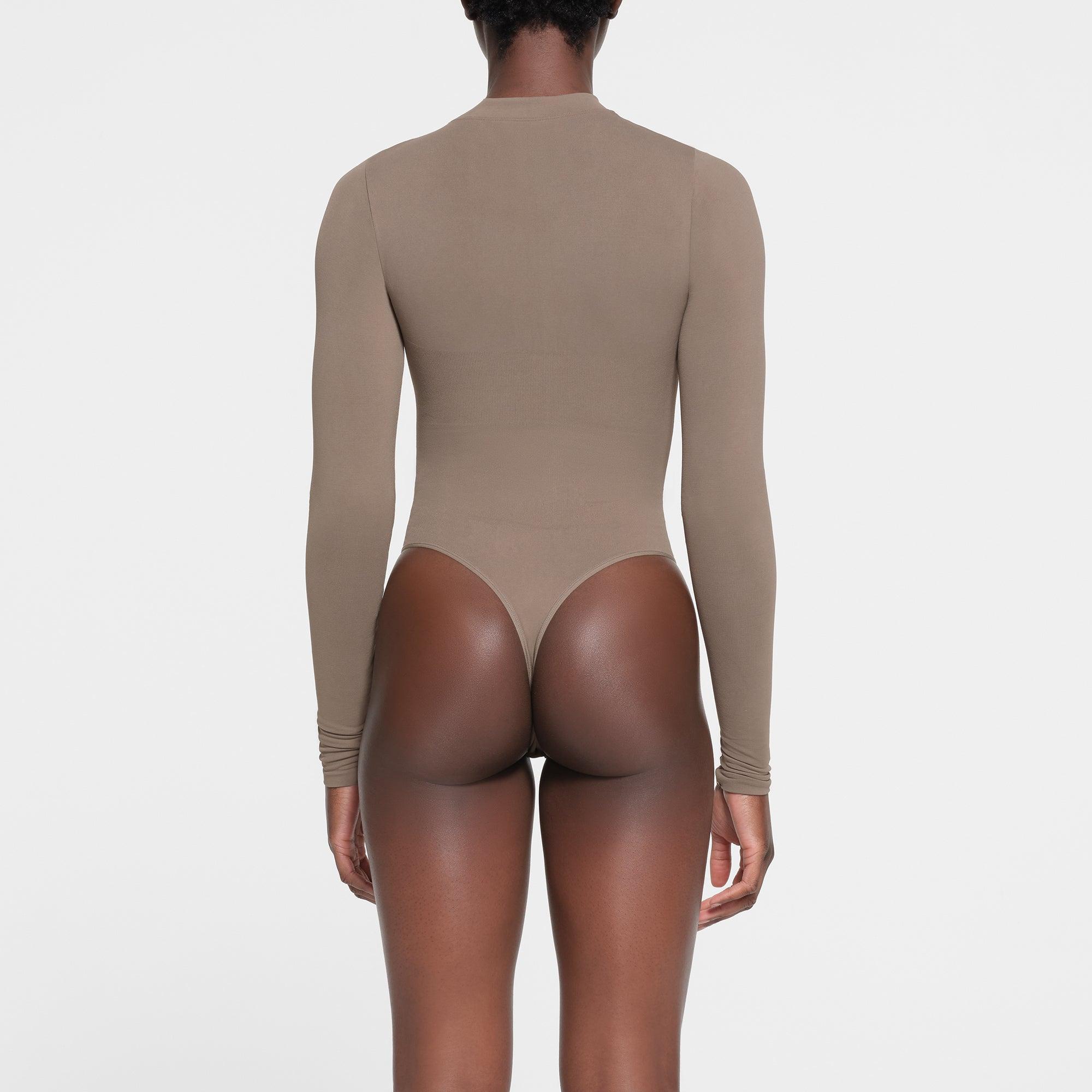 CONTOUR NYLON LEGGING | TRUFFLE Product Image