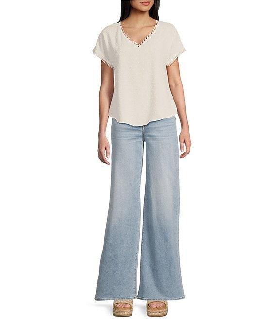 Blu Pepper Short Sleeve V-Neck Scallop Lace Trim Top Product Image