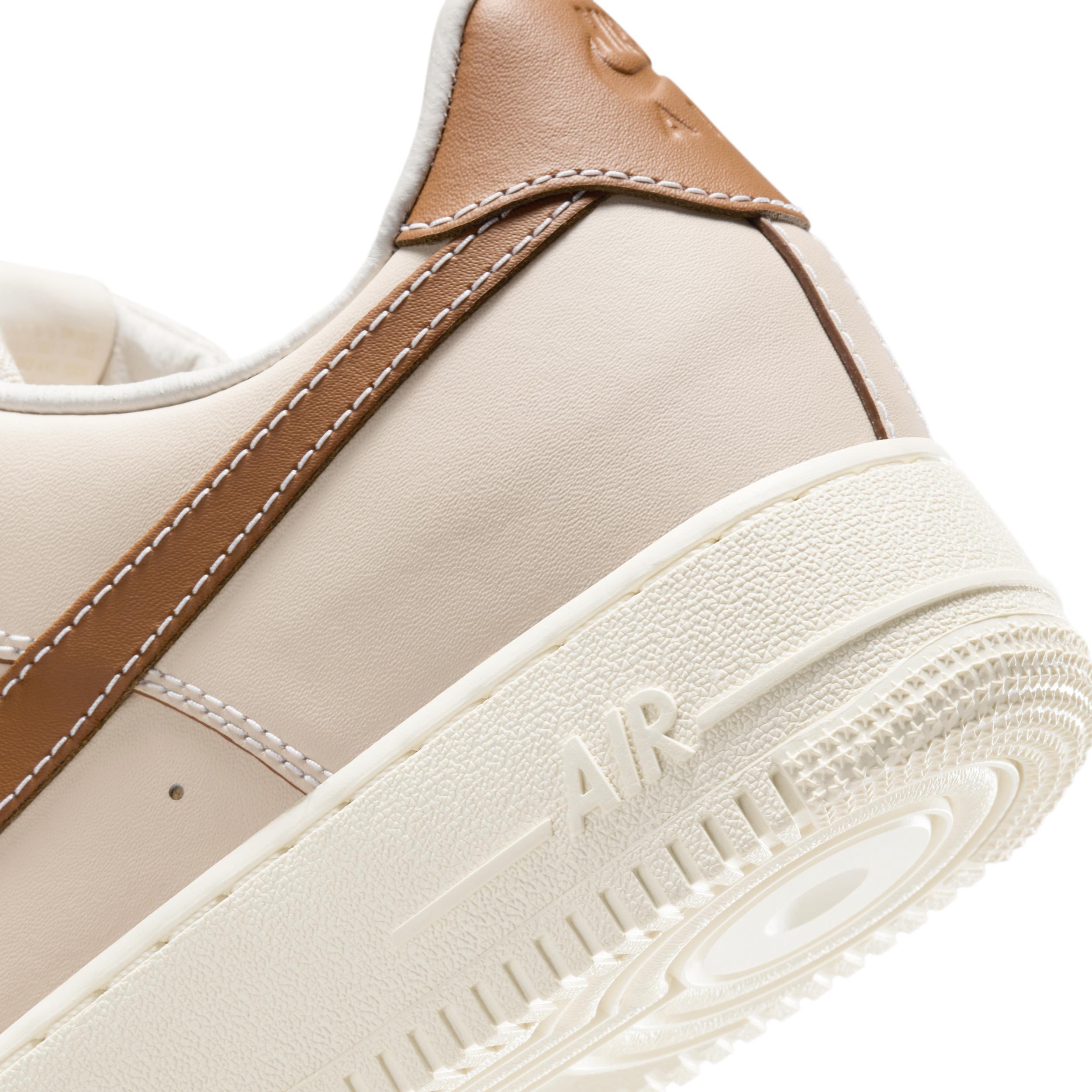 Nike Men's Air Force 1 '07 Shoes Product Image
