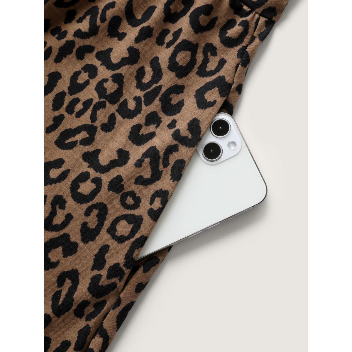 Plus Size Leopard Print Sweetheart Knee-Length Dress Browncoffeecolor Women V-neck Short sleeve Curvy BloomChic 10/M Product Image