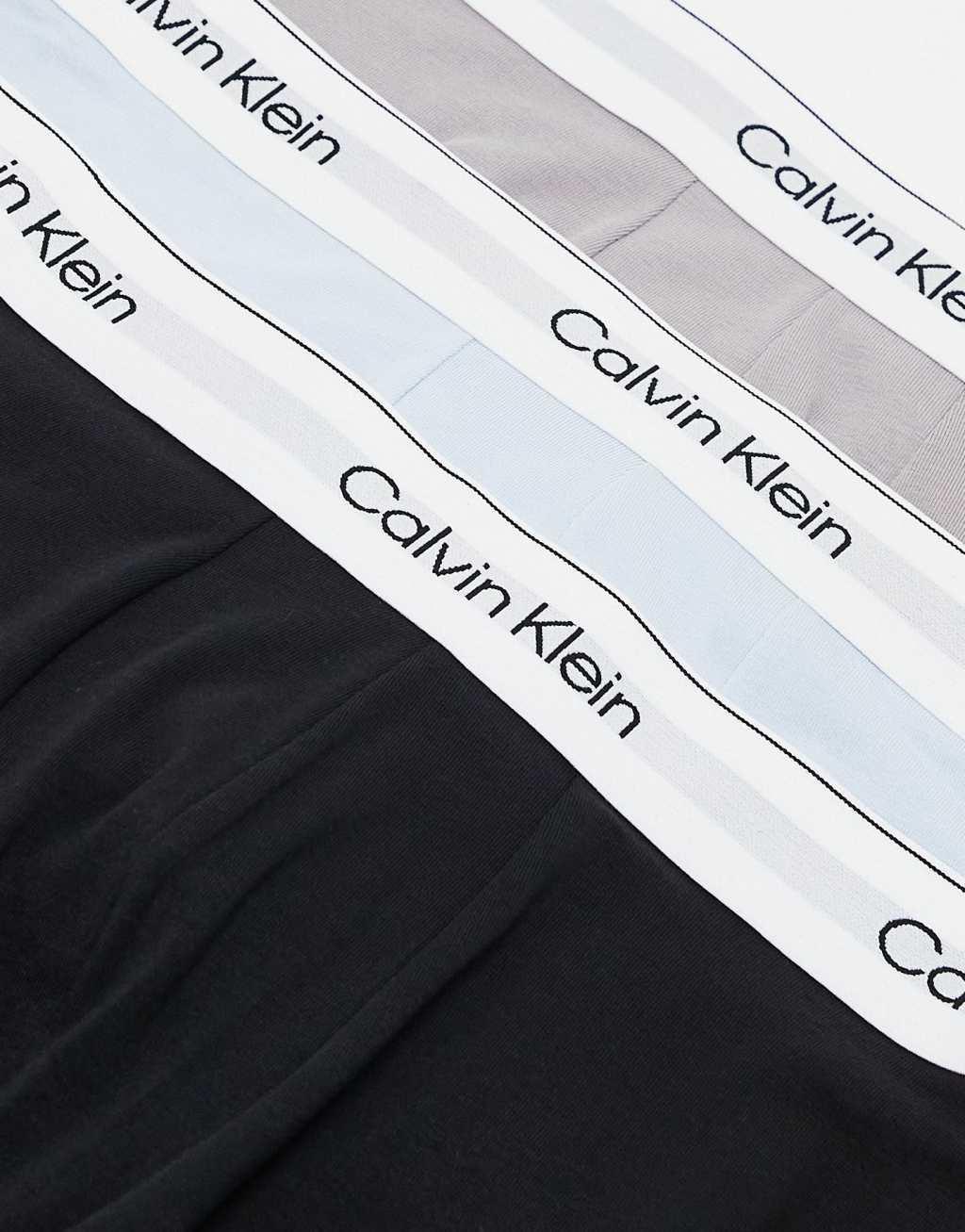 Calvin Klein Modern Cotton 3 pack trunk in black/white/neutral Product Image