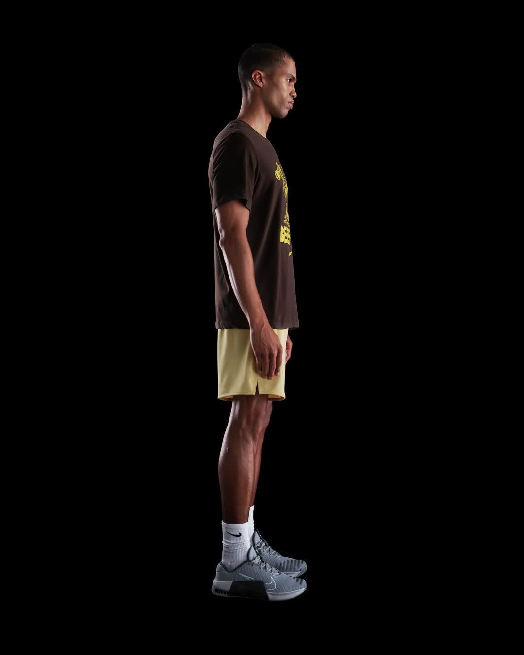 Nike Men's Dri-FIT Training T-Shirt Product Image