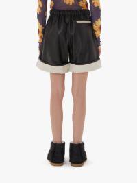 CONTRAST LEATHER HEM SHORTS in black | JW Anderson US  Product Image
