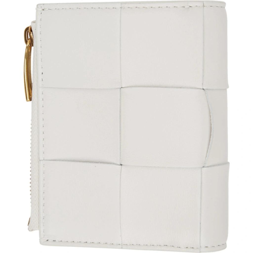 BOTTEGA VENETA White Intrecciato Trifold Wallet In 9143 Chalk Gold Product Image