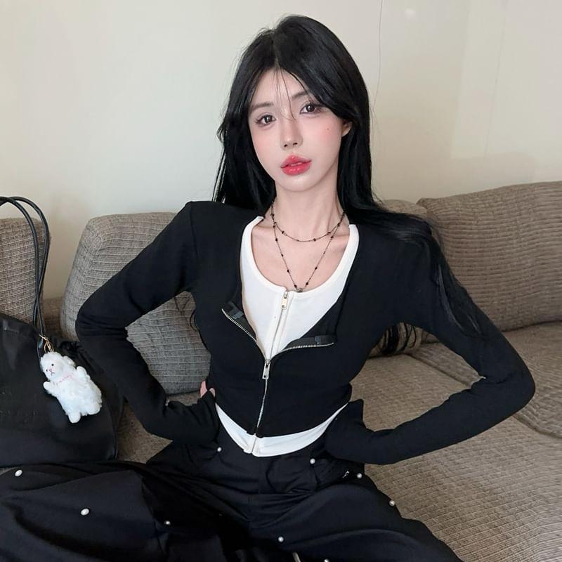 Mock Two-Piece Long-Sleeve Two Tone Zip-Up Crop Top Product Image
