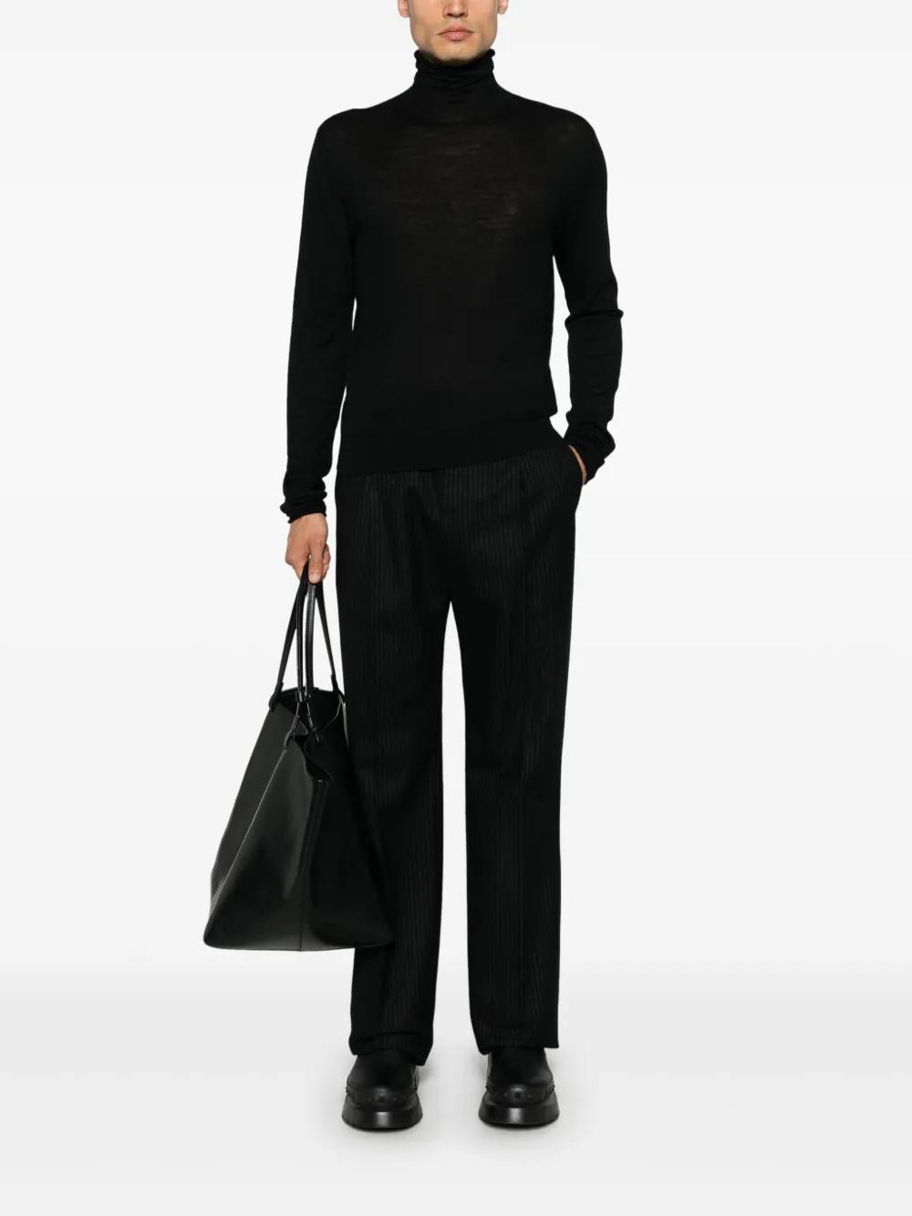 EXTREME CASHMERE Thunder Pullover In Schwarz Product Image