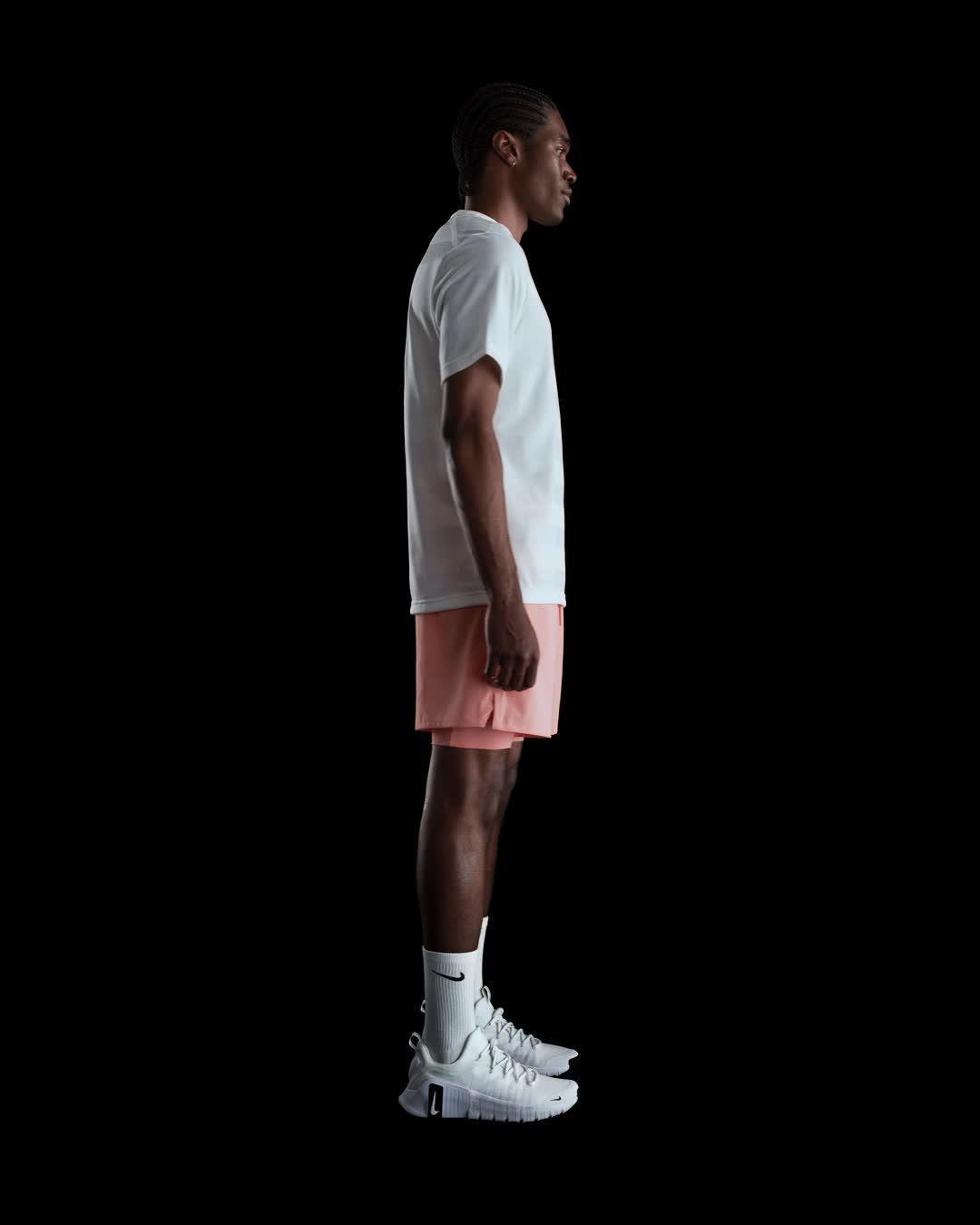 Nike Primary Men's Dri-FIT Short-Sleeve Fitness Top Product Image