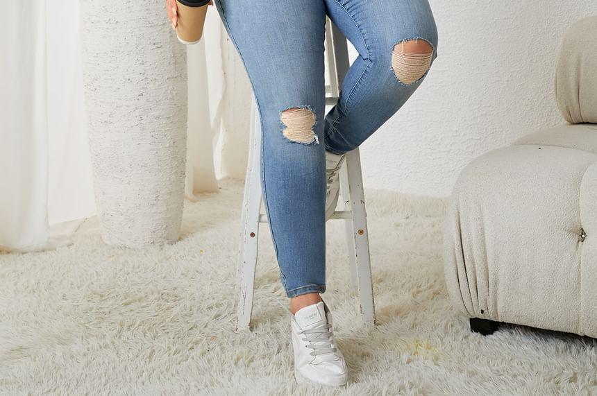 Mutton Sleeve Crew Neck Striped Knit Top Product Image