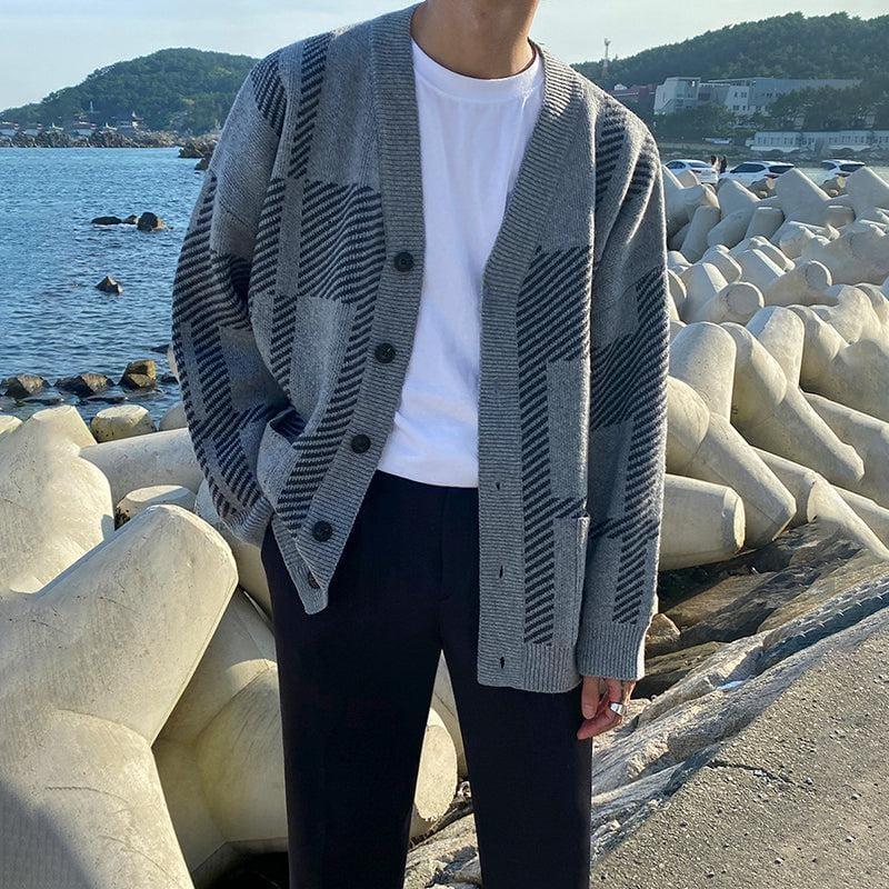 RT No. 3218 GRAY PLAID CARDIGAN Product Image