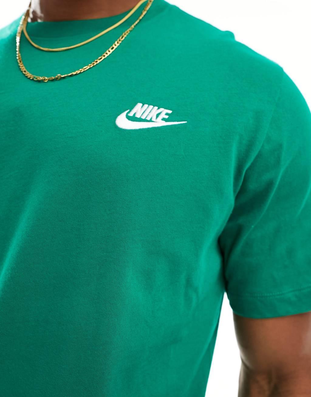 Nike Club Unisex T-shirt Product Image