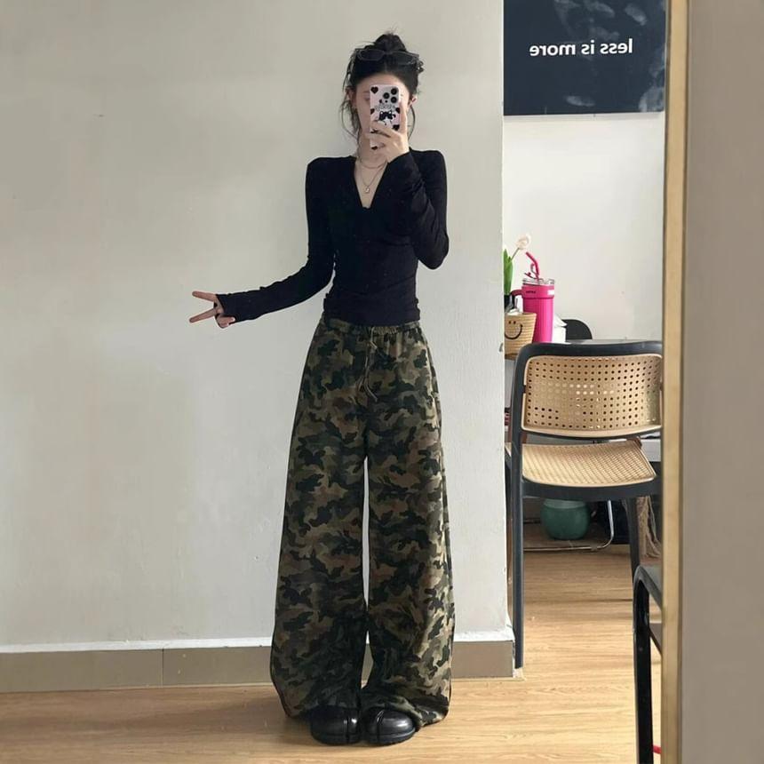 Low Rise Camo Print Wide Leg Pants Product Image
