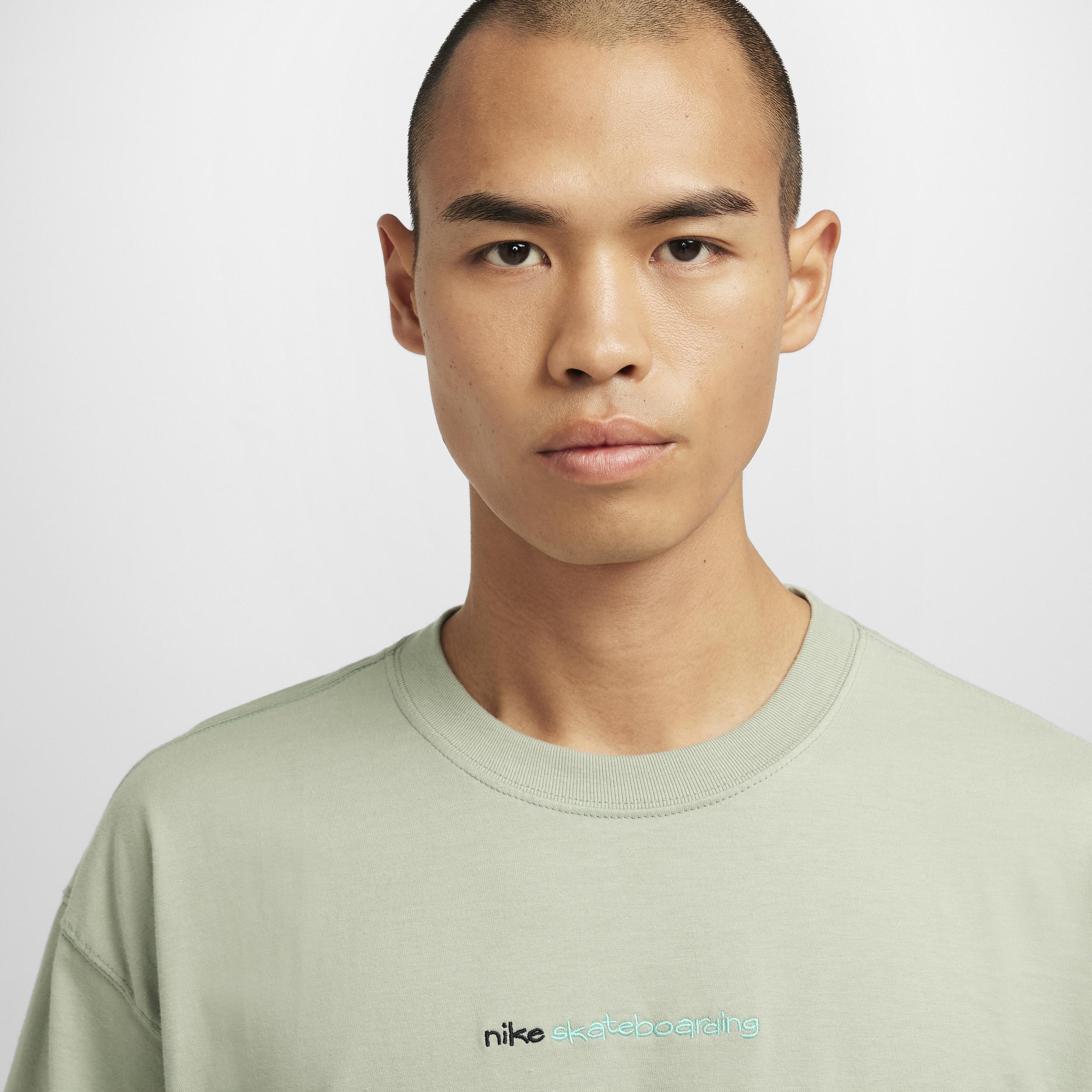 Nike Sportswear Men's Max90 T-Shirt Product Image