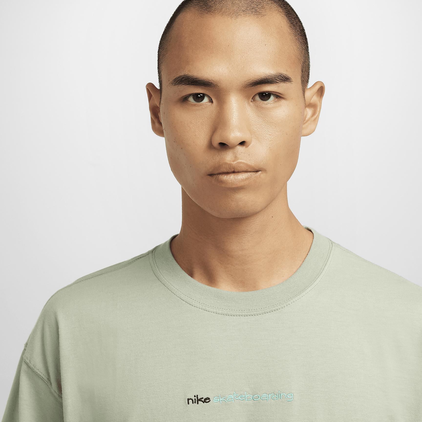 Nike Sportswear Men's Max90 T-Shirt Product Image