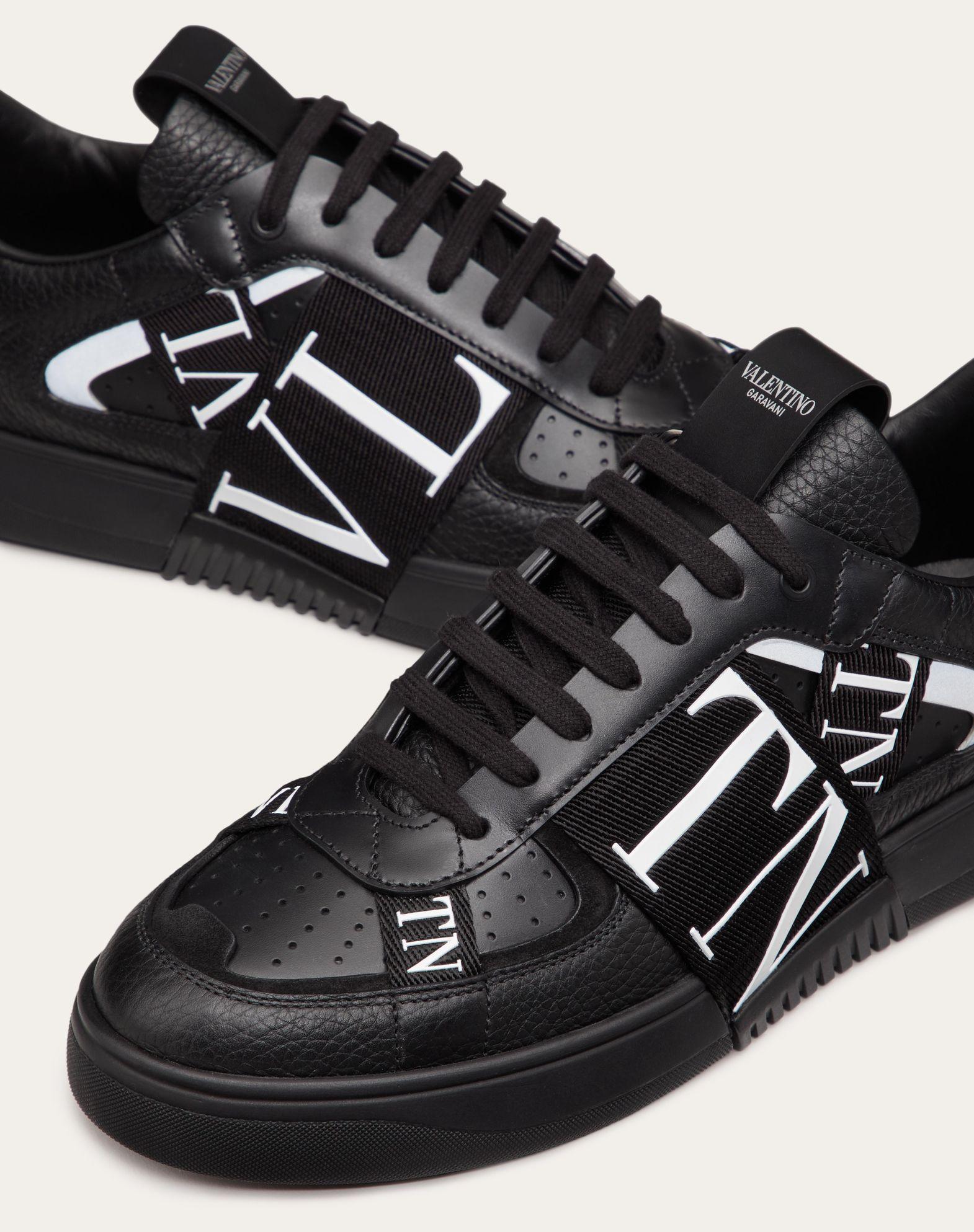 Low-Top Calfskin Vl7N Sneaker With Bands Product Image