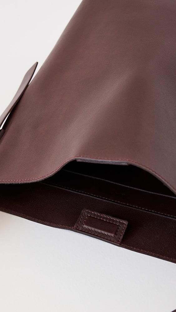 Madewell The Essential Bucket Tote in Leather Chocolate Raisin Leather One Size Product Image