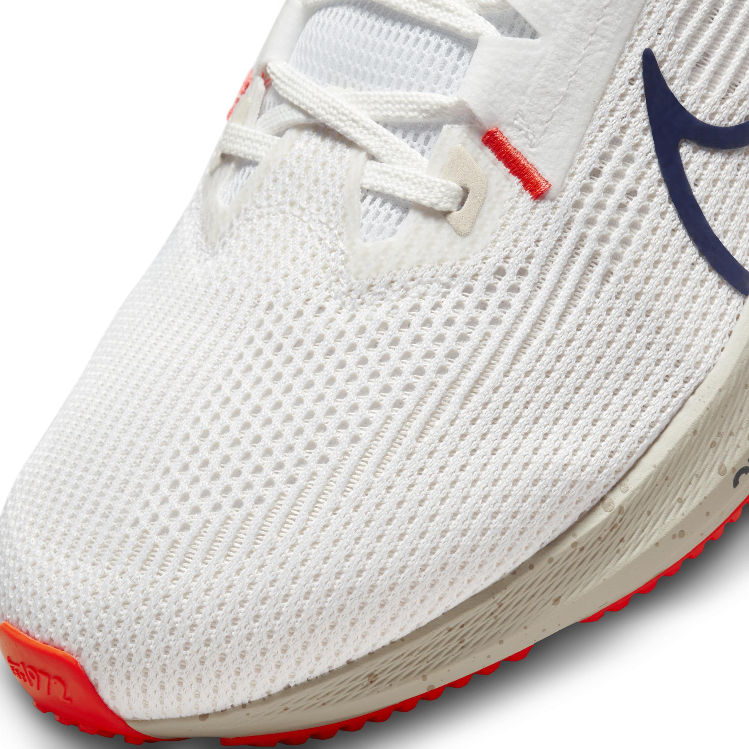 Nike Mens Air Zoom Pegasus 40 - Shoes White/Obsidian/Brown Product Image