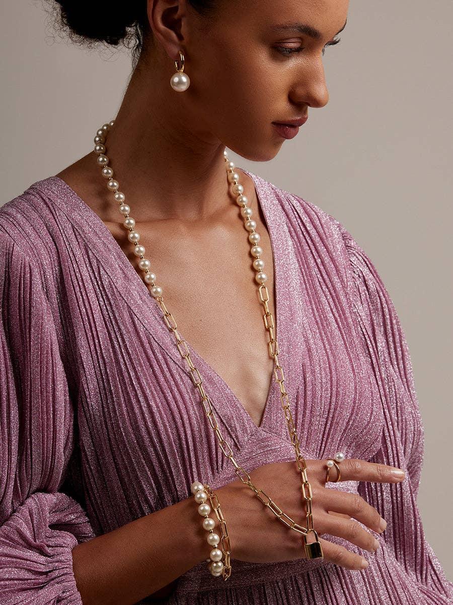 Pearl and Lock Necklace Product Image