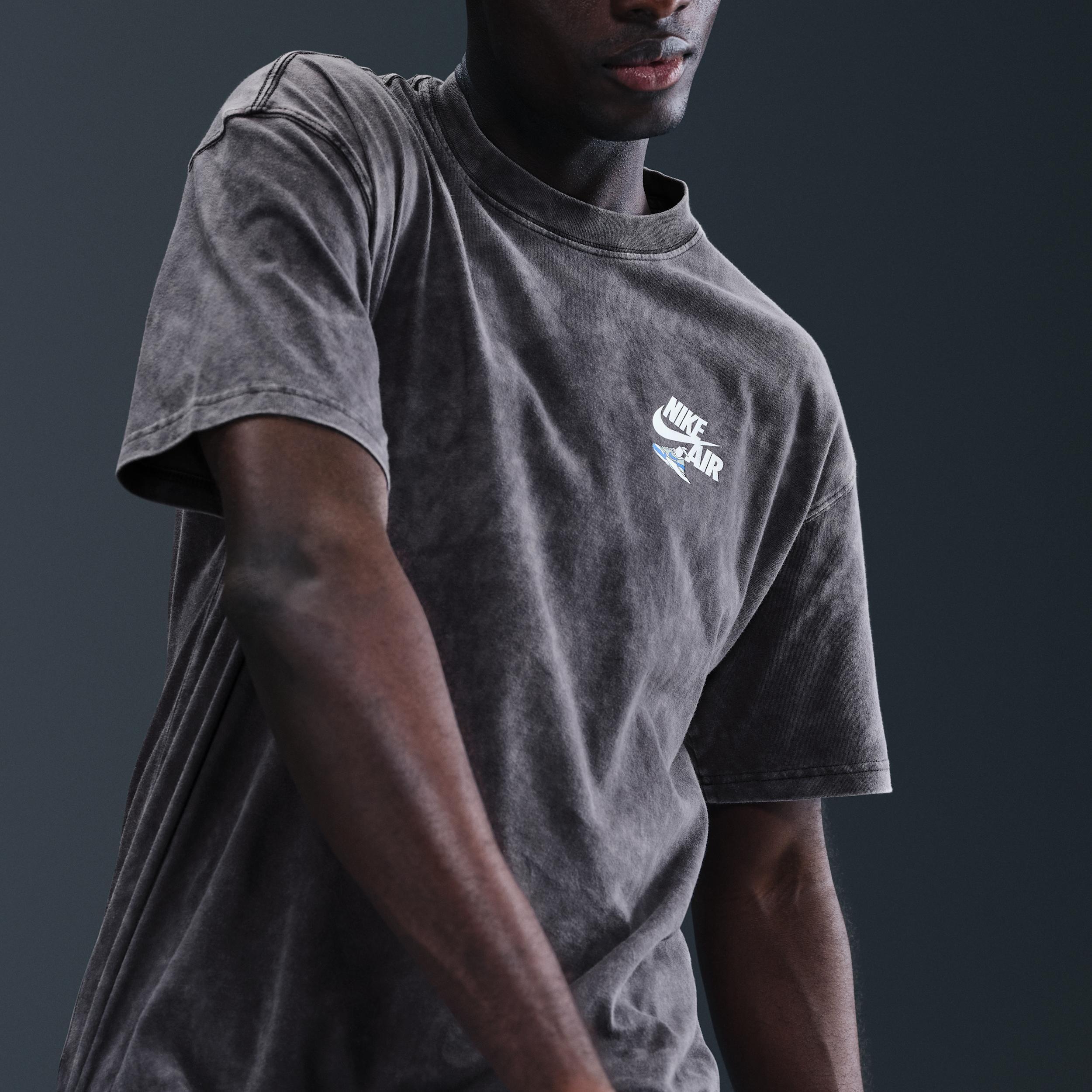 Nike Sportswear T-Shirt Product Image