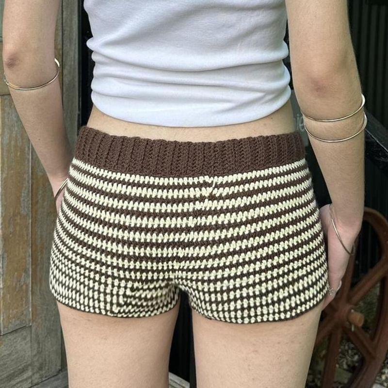 Mid Rise Patterned Knit Shorts Product Image