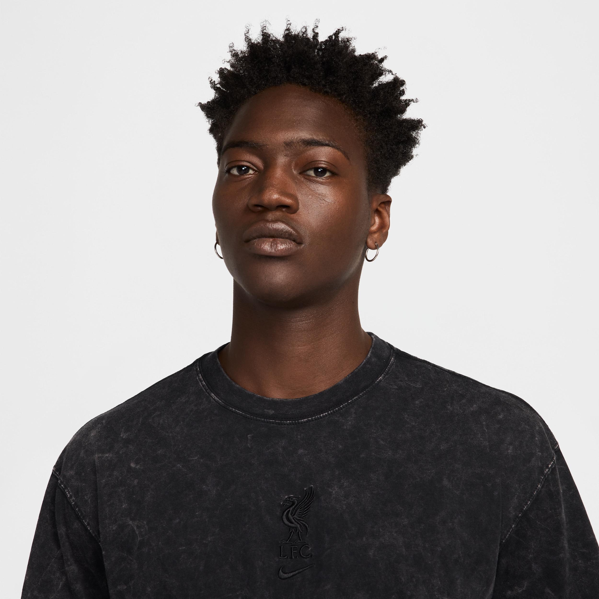 Liverpool FC Premium Essentials Nike Men's Soccer T-Shirt Product Image