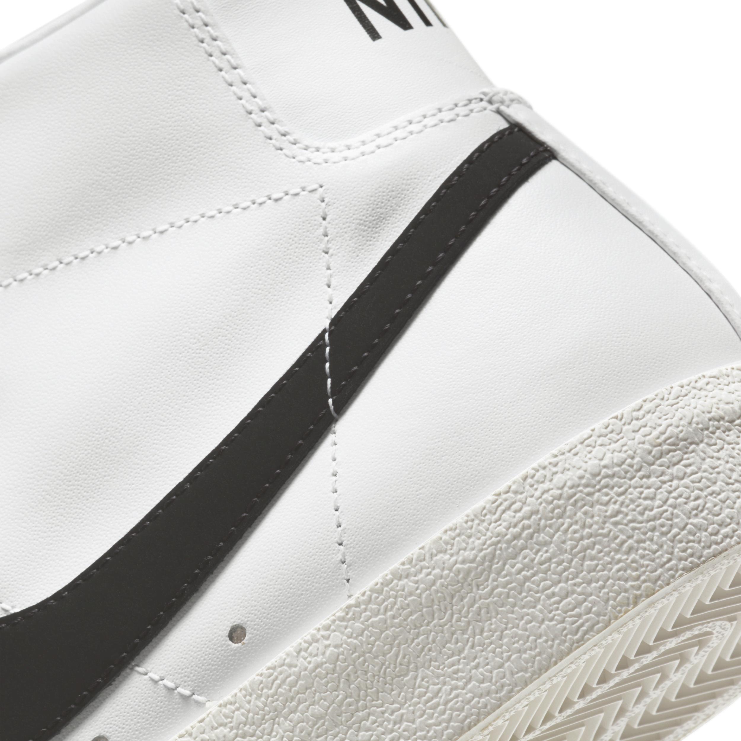 Nike Men's Blazer Mid '77 Vintage Shoes Product Image