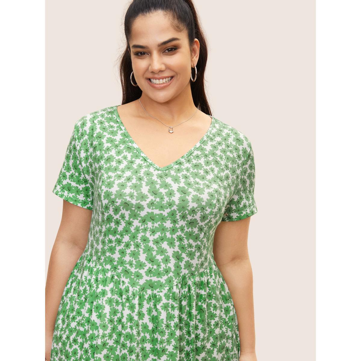 Plus Size Ditsy Floral Elastic Waist Maxi Dress Palemauve Women Casual Non V-neck Short sleeve Curvy BloomChic 30/6X Product Image