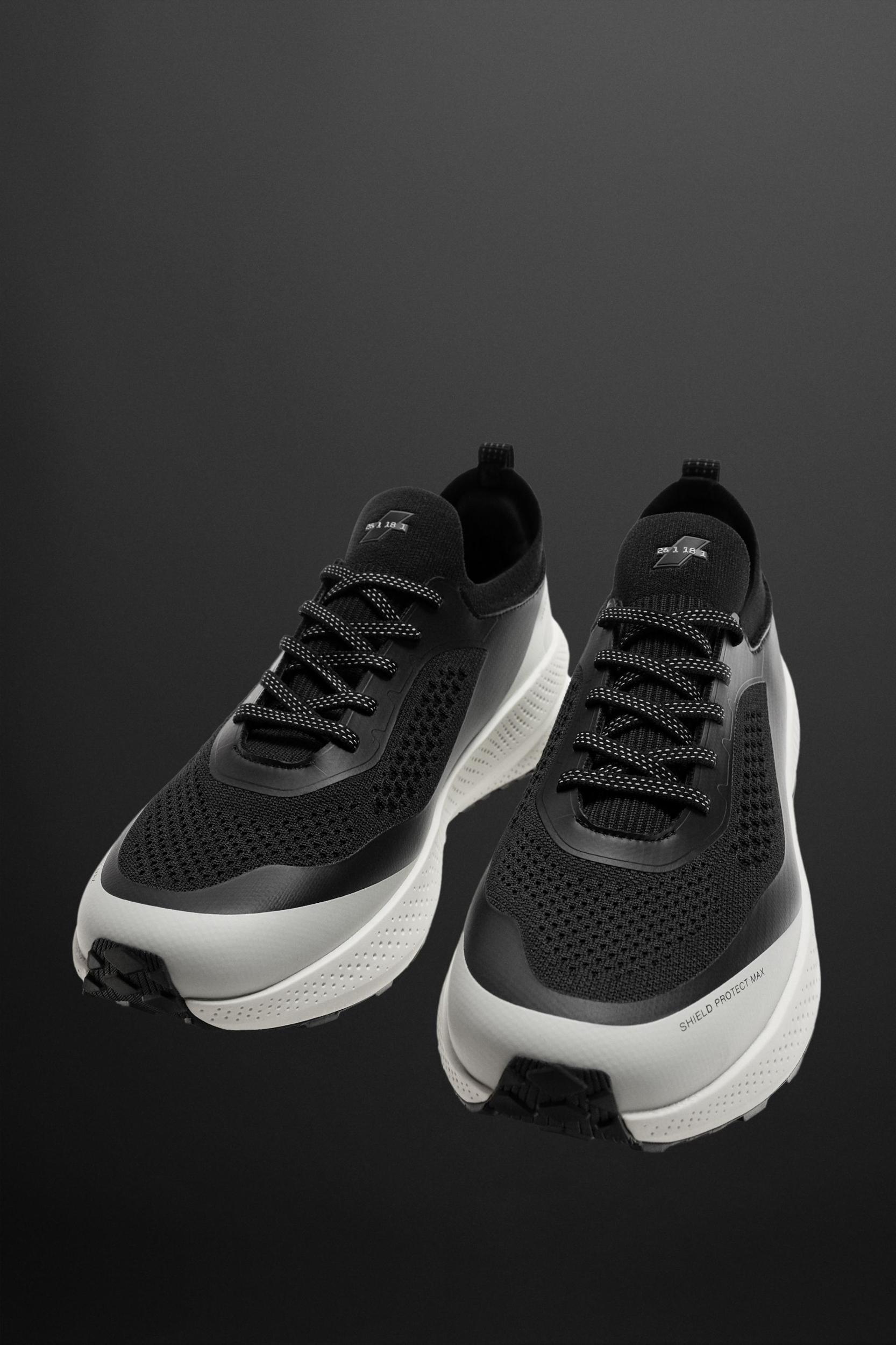 ATHLETIC SNEAKERS Product Image