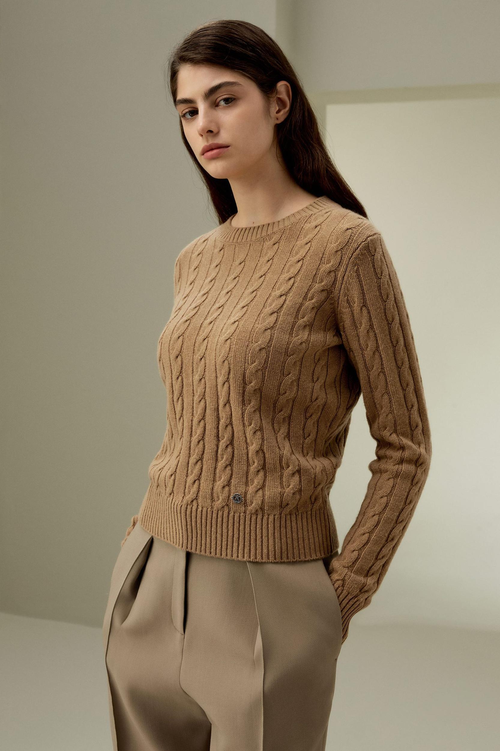 Classic Cable Knit Sweater with Ribbed Edges Product Image