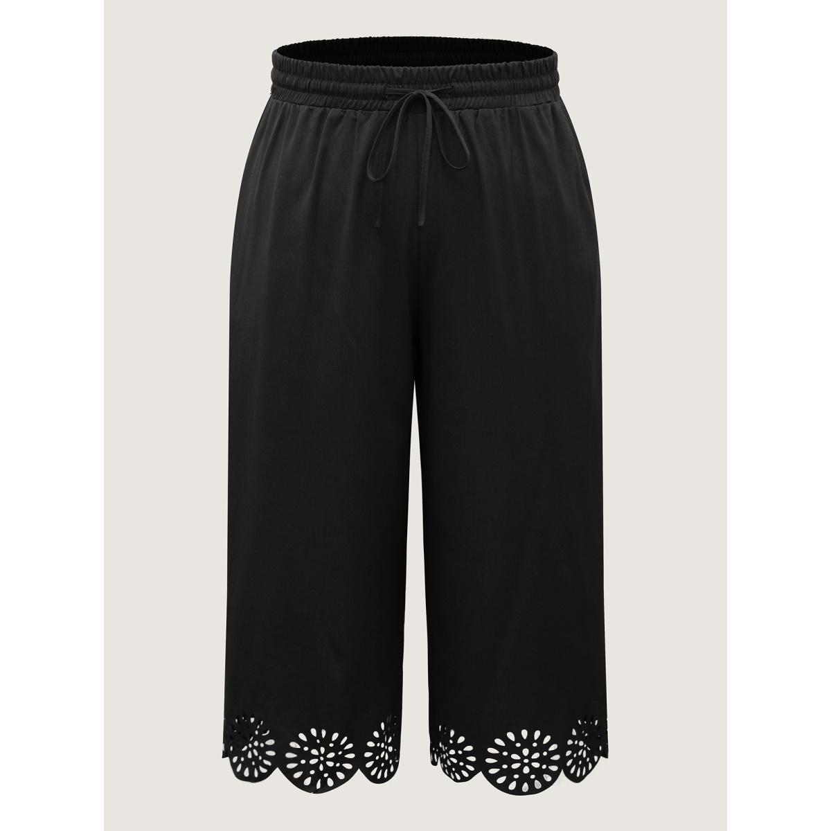 Plus Size Scalloped Hem Laser Cut Wide-Leg Pants Women Black Casual Wide Leg Mid Rise Everyday-Casual Pants BloomChic 22-24/3X Product Image