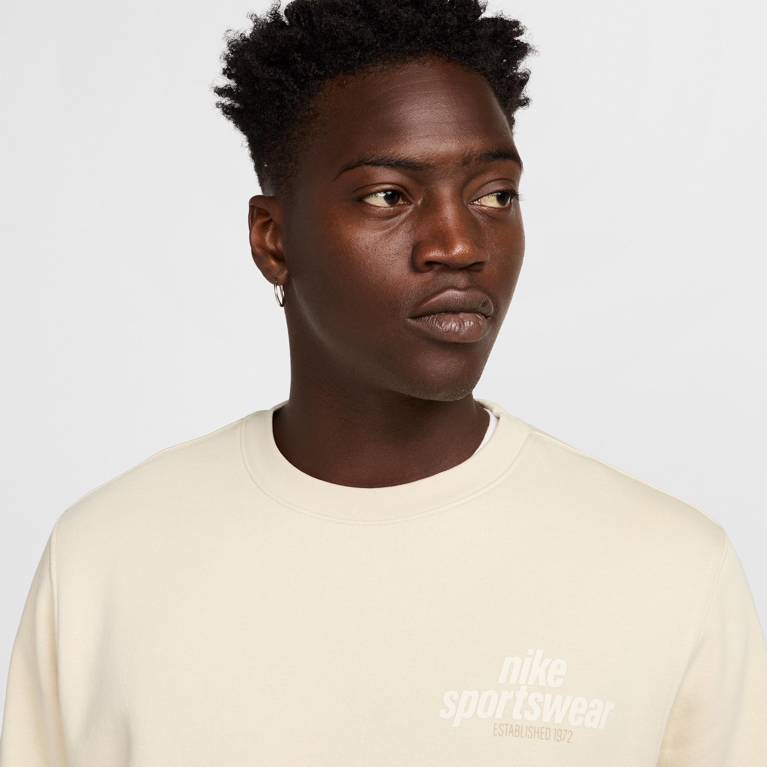 Nike Men's Club Fleece Crew Product Image