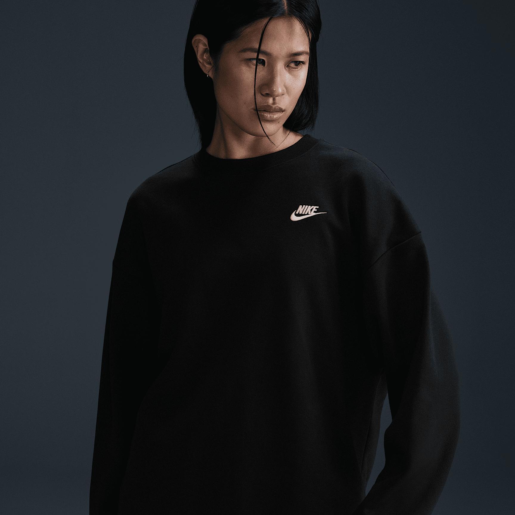 Women's Nike Sportswear Club Fleece Loose Crew-Neck Sweatshirt Product Image