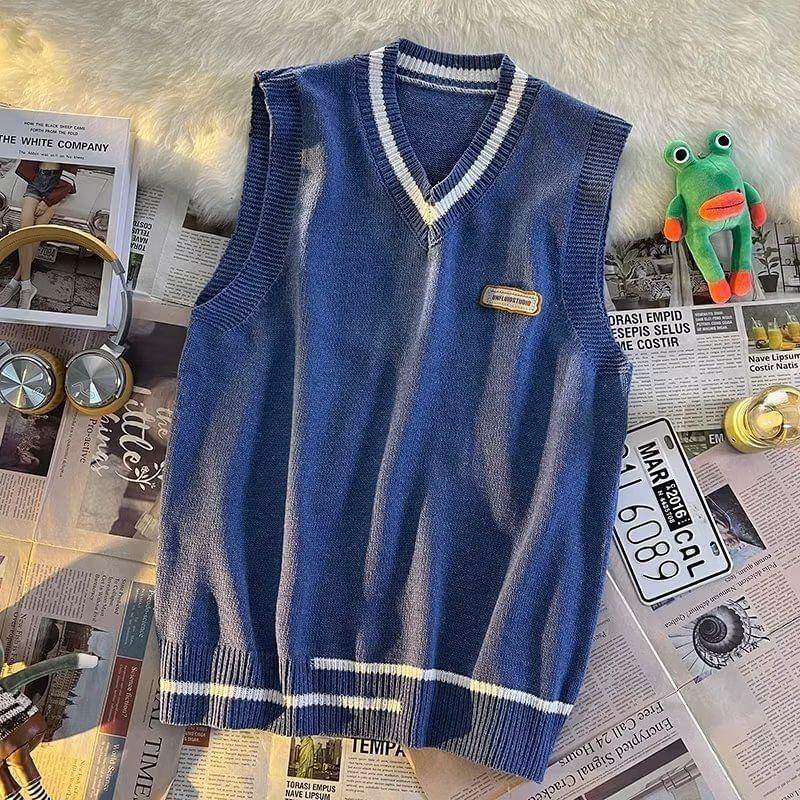 V-Neck Applique Contrast Trim Sweater Vest Product Image