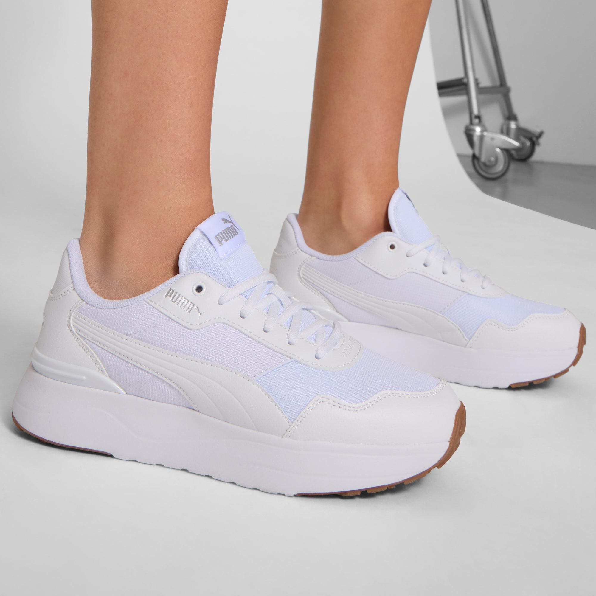 R78 Voyage Women's Sneakers Product Image