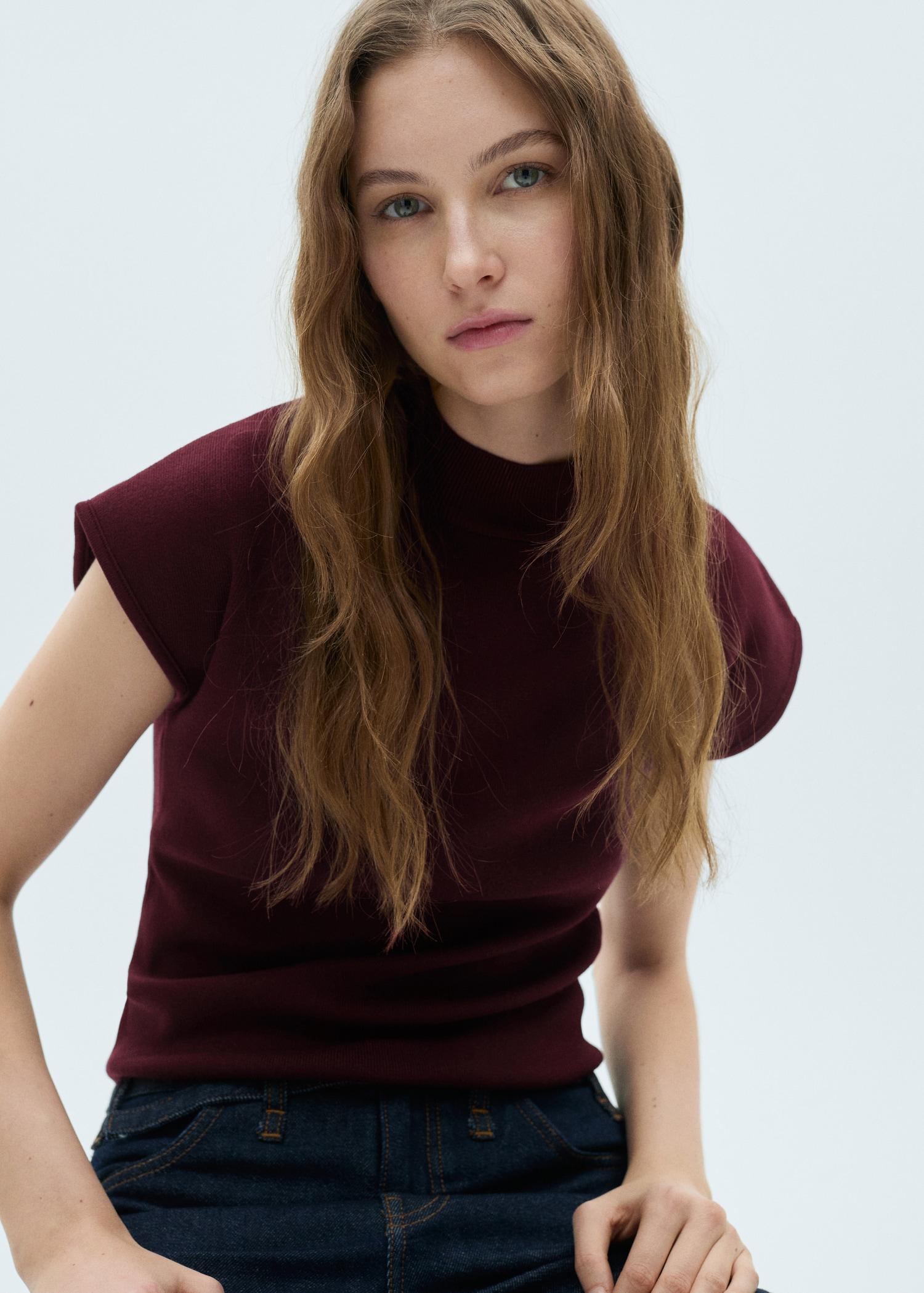 Short-sleeved fine-knit sweater - Women | MANGO USA Product Image