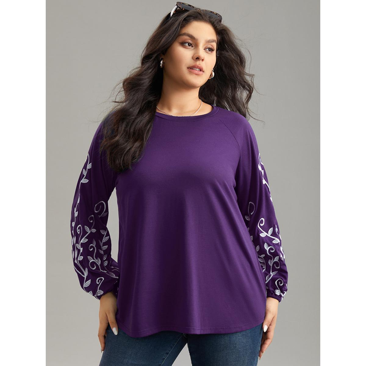 Plus Size Floral Embroidered Contrast Raglan Sleeve T-shirt Purple Women Elegant Elastic cuffs Silhouette Floral Print Round Neck Dailywear T-shirts BloomChic 26/4X Product Image
